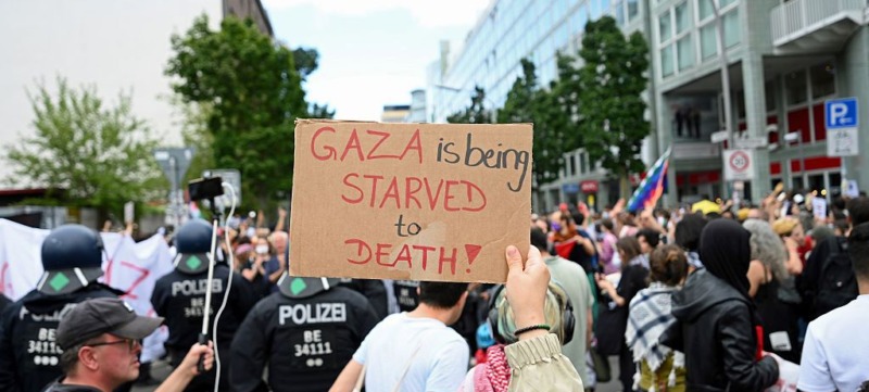 foto van een protest tegen de uithongering in Gaza door Israel