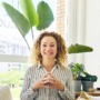 Portretfoto van auteur Heleen Peverelli