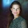 Portretfoto van auteur Roanne van Voorst
