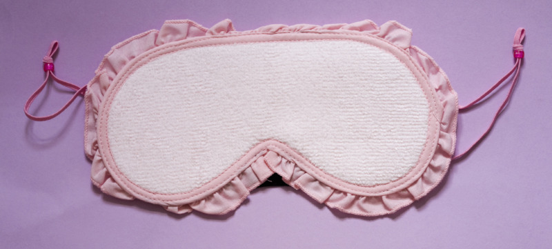 An eye mask