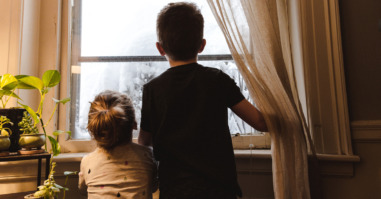 fam_broerzusraam-kelly-sikkema-605025-unsplash