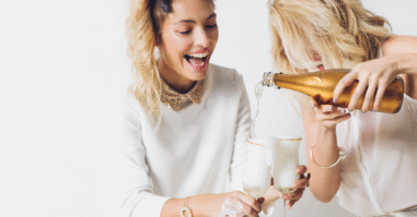 Champagne drinken