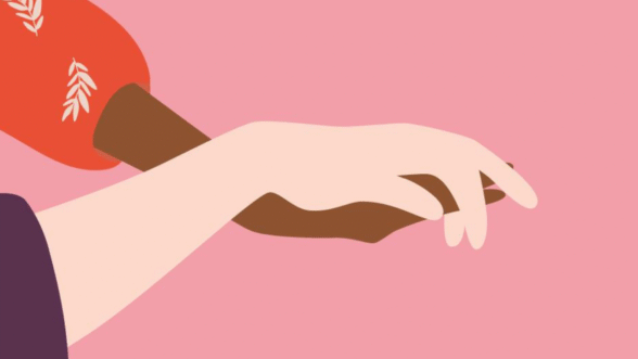 twee handen die elkaar vasthouden bij een artikel over de liefde