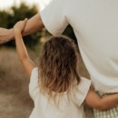 kind wil aandacht van moeder