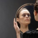 Foto van een vrouw bij een artikel over de kenmerken van narcisme bij vrouwen