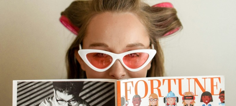 vrouw heeft geen geldzorgen