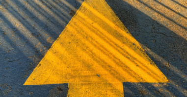 foto van een pijl die symbool staat voor de richting die je in je leven opgaat.