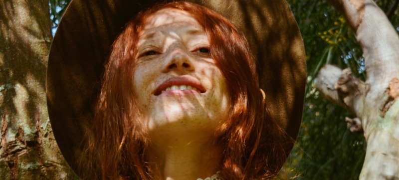 foto van een vrouw die volledig zichzelf is