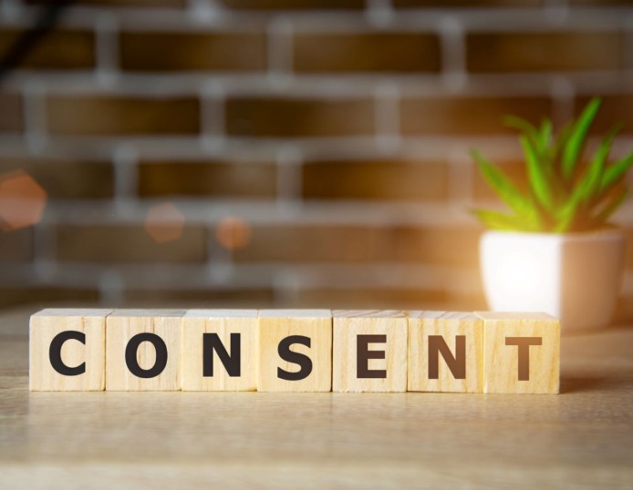 Een afbeelding van het woord consent bij een artikel over consent