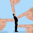 Illustratie van handen die wijzen naar een persoon.