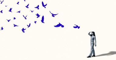 illustratie van een meisje met vogels bij een artikjel over de tiktok-trend bird theory