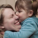 getrouwde vrouw met kind is gelukkig