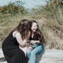 twee mensen roddelen