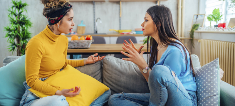twee vriendinnen in een ruzie