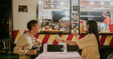 Date bij een snackbar