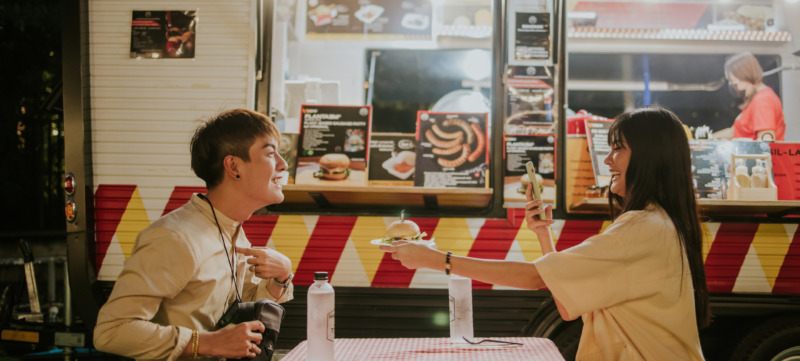 Date bij een snackbar