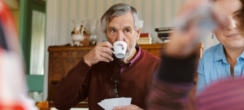 vader kijkt verwachtingsvol in de camera