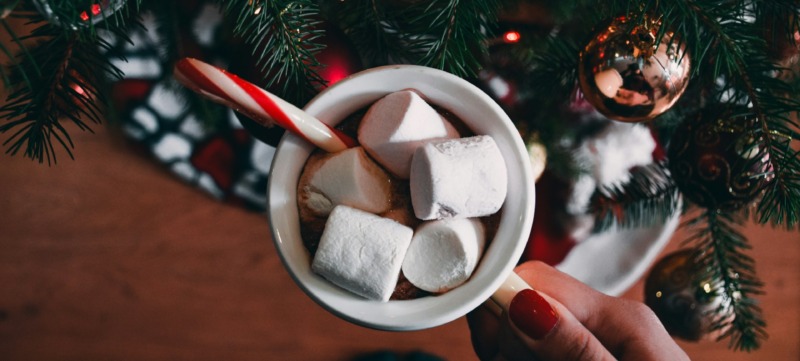 chocolademelk bij de kerstboom
