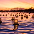 japans ritueel van drijvende kaarsen