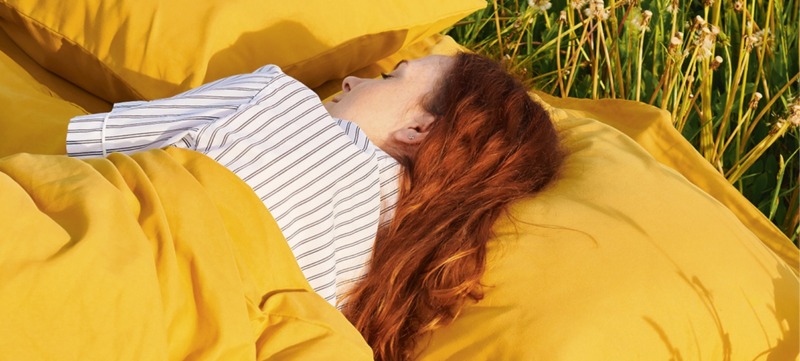 vrouw is aan het slapen