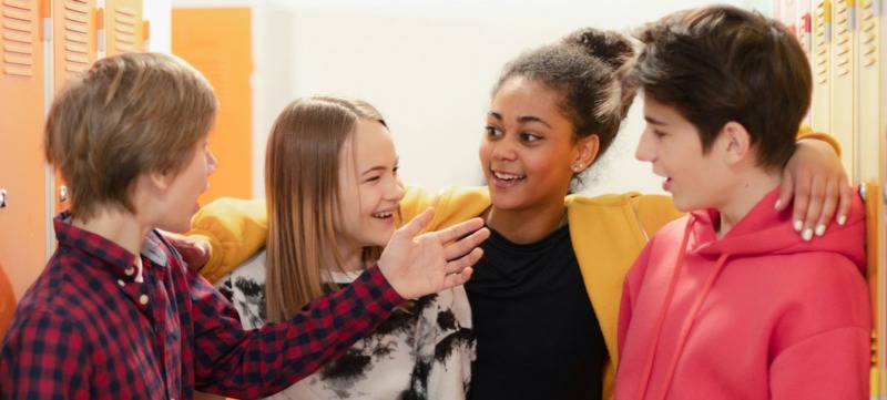 tieners op middelbare school