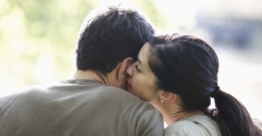 9680_Verliefdopeenander-348×252