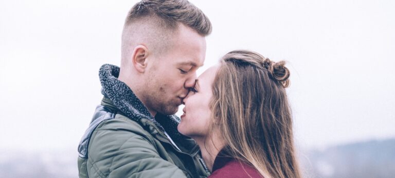 Liefdeslessen: verbeter je hechtingsstijl