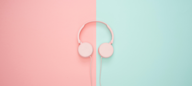 Zomerluisteren: de betere podcasts voor op vakantie