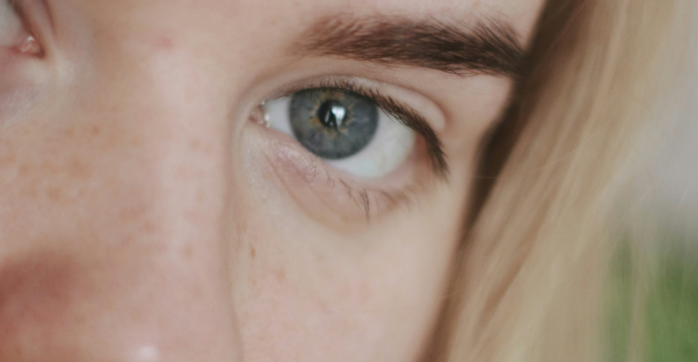 Waarom word ik zo snel emotioneel? - Psychologie Magazine