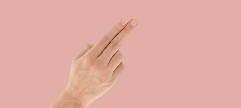 Een foto van een hand bij een artikel over tapping of EFT