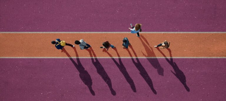 Buitenbeentjes: met deze 7 tips val je niet meer buiten de groep
