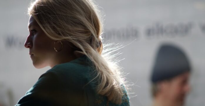 Ik erger me aan mensen die geen interesse in anderen tonen