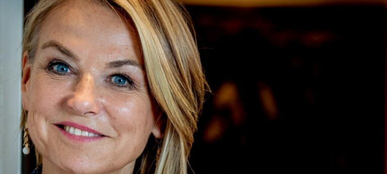 Esther Perel: ‘We moeten eerlijke gesprekken leren voeren’